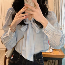 画像をギャラリービューアに読み込む, ストライプ柄リボンシャツブラウストップス
