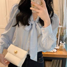画像をギャラリービューアに読み込む, ストライプ柄リボンシャツブラウストップス
